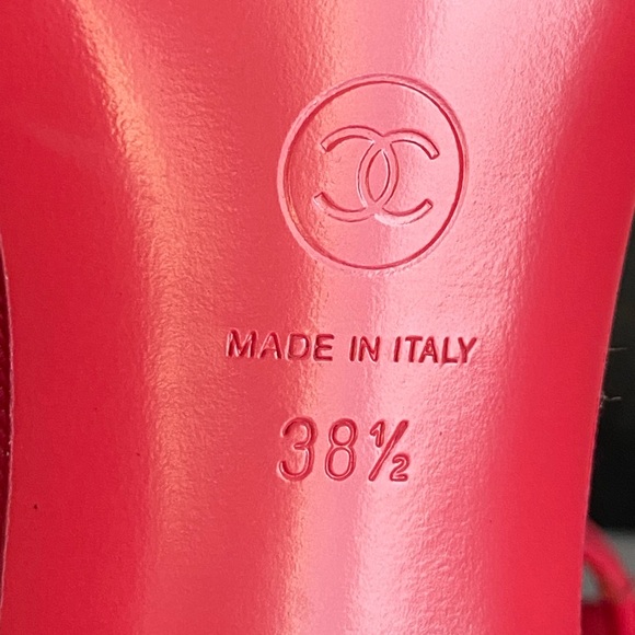 NIB Chanel 23C Pinkish Red Patent Leather CC Heeled Sandals size 38.5 - Picture 9 of 9